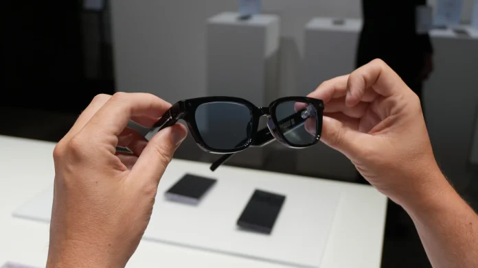 Samsung Galaxy Glasses: Η Meta έδειξε τι πρέπει να αποφύγουν Samsung Galaxy Glasses: Η Meta έδειξε τι πρέπει να αποφύγουν