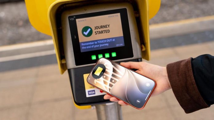 Bee Card: Ενσωματώθηκε πλήρως στο Apple Wallet για το Μάντσεστερ