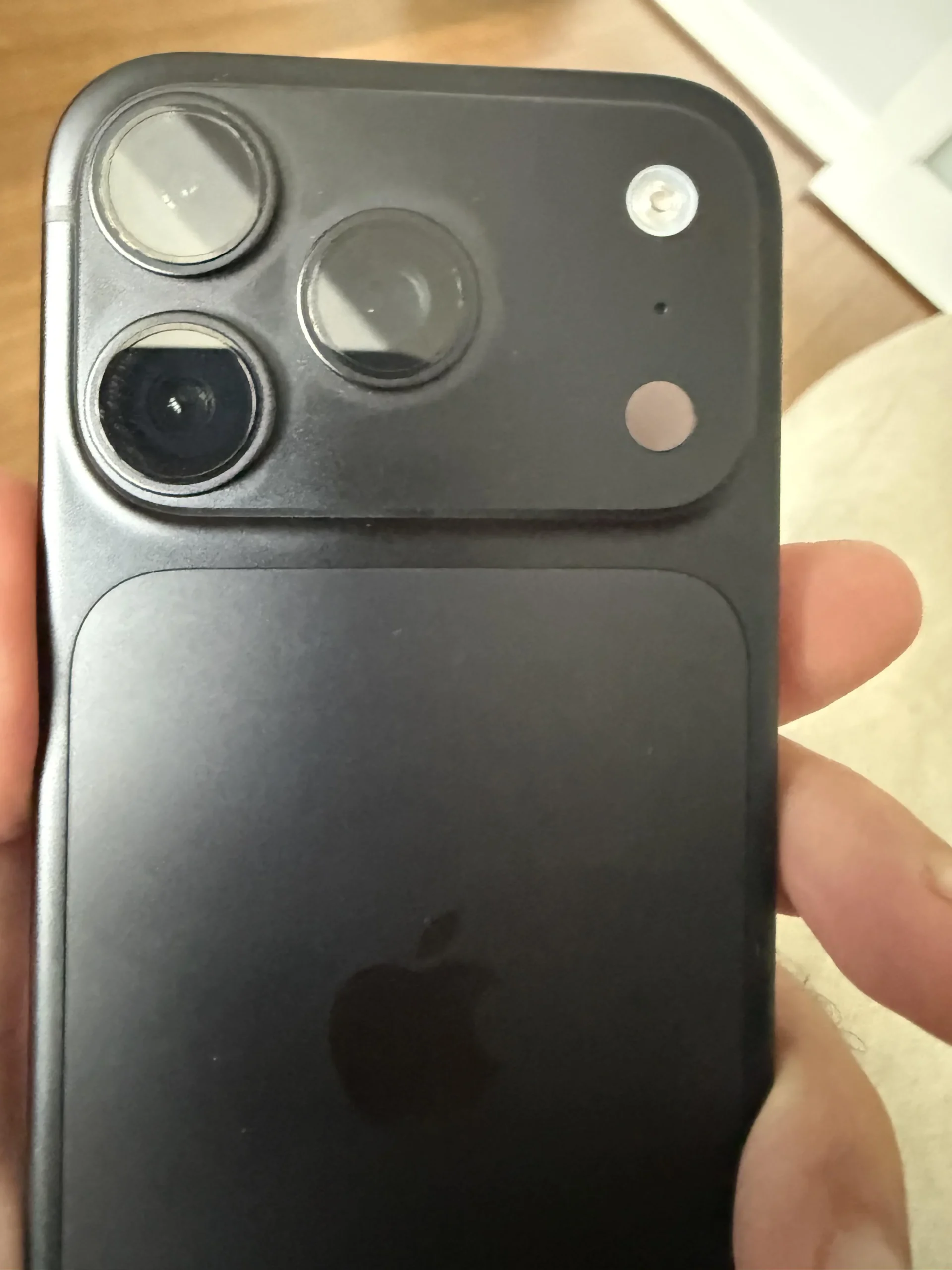 iPhone 18 Pro Burgundy Discoloration